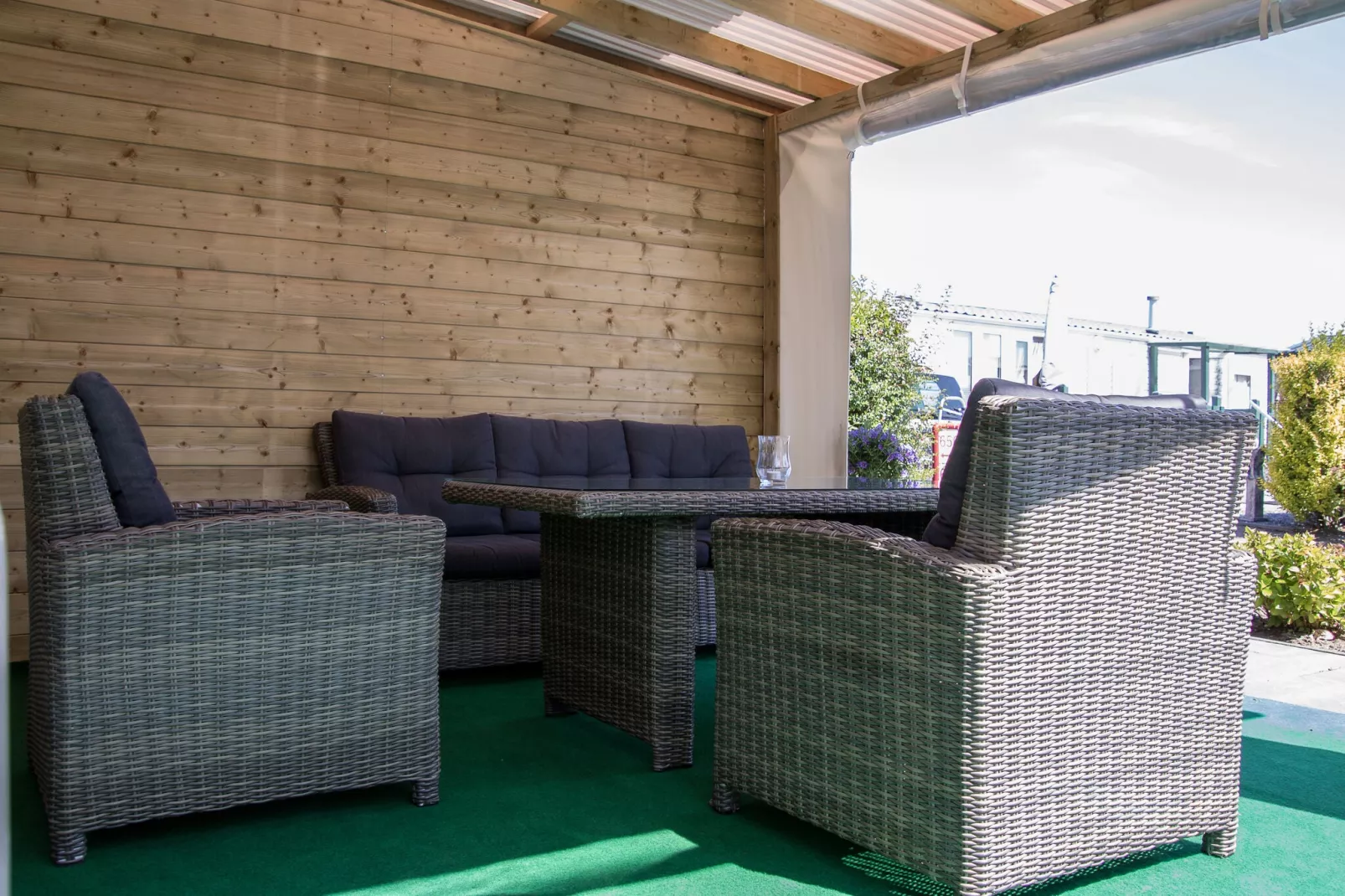 Julianahoeve - Chalet aan Zee-Terrasbalkon