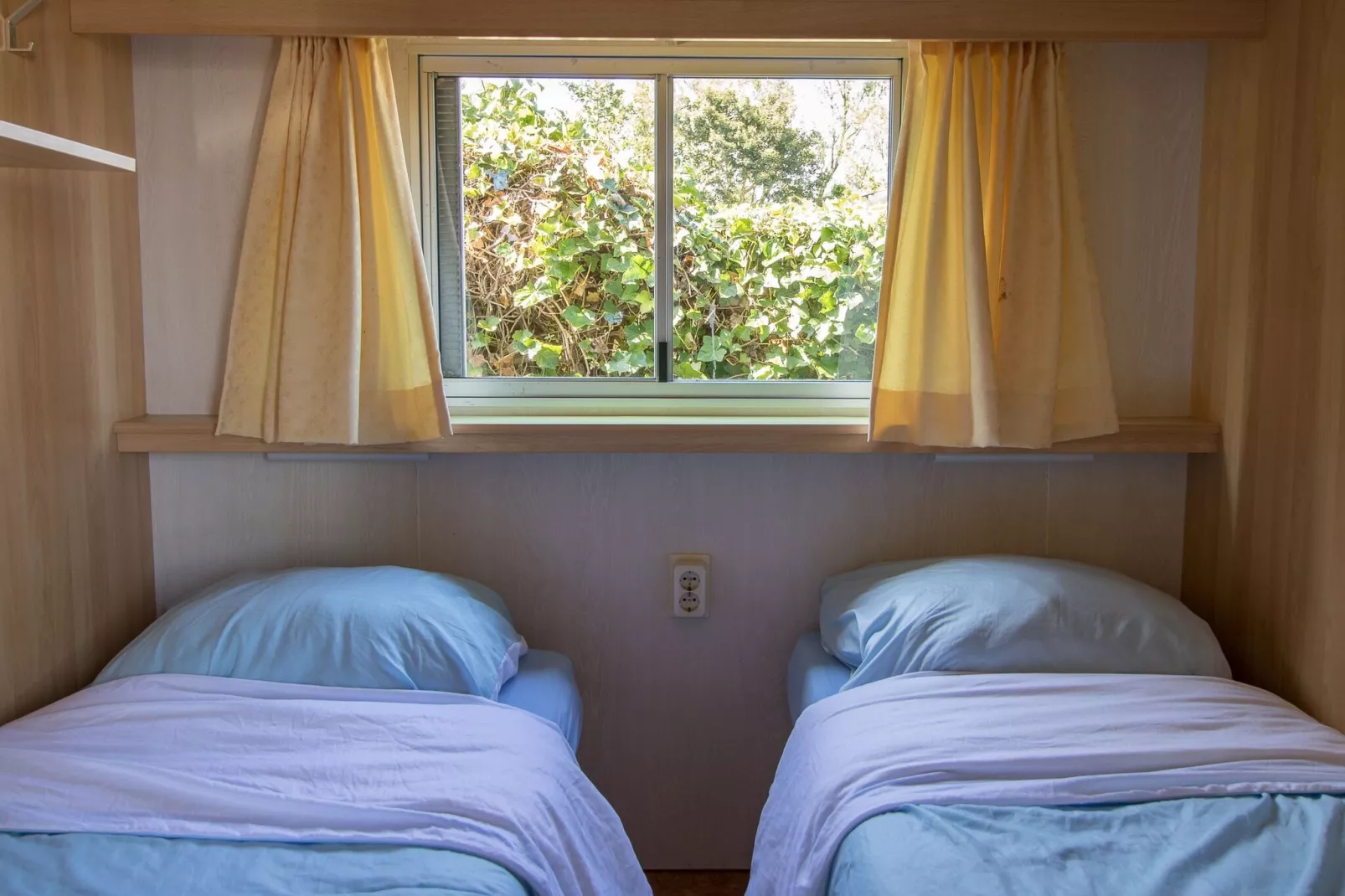 Julianahoeve - Chalet aan zee en duinen-Slaapkamer