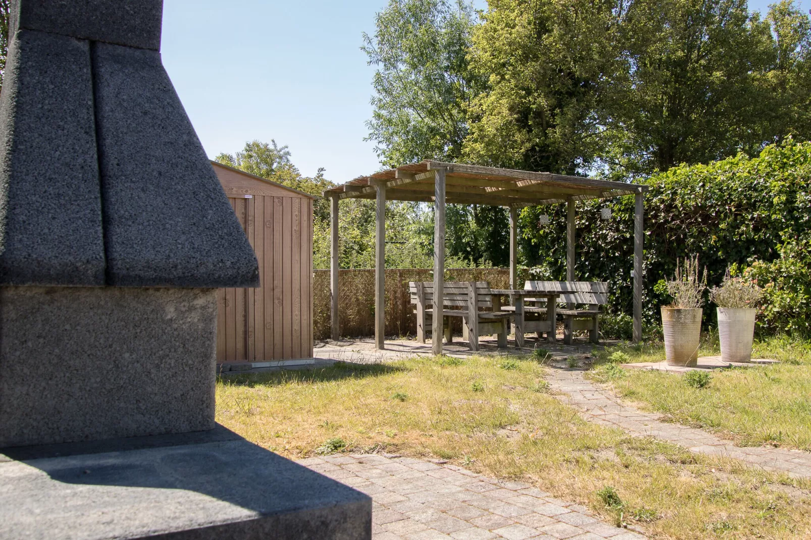 Julianahoeve - Chalet aan zee en duinen-Tuinen zomer