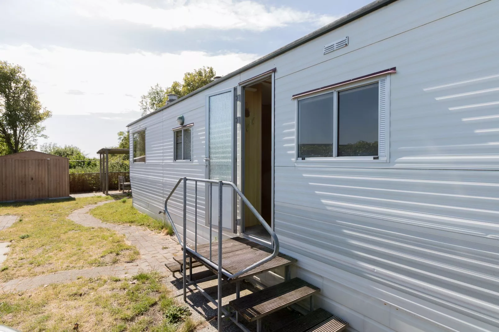 Julianahoeve - Chalet aan zee en duinen-Buitenkant zomer