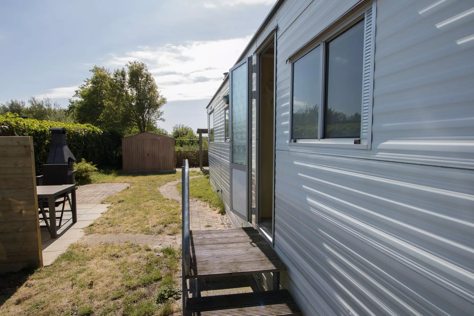 Julianahoeve - Chalet aan zee en duinen-Buitenkant zomer