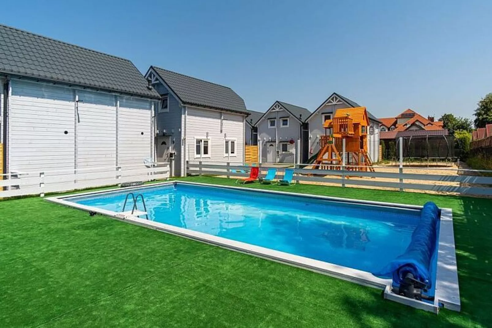 Holiday homes with pool in Ustronie Morskie-Zwembad