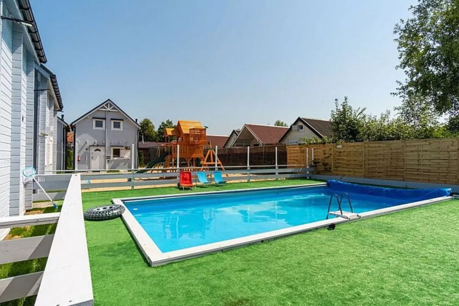 Holiday homes with pool in Ustronie Morskie-Zwembad