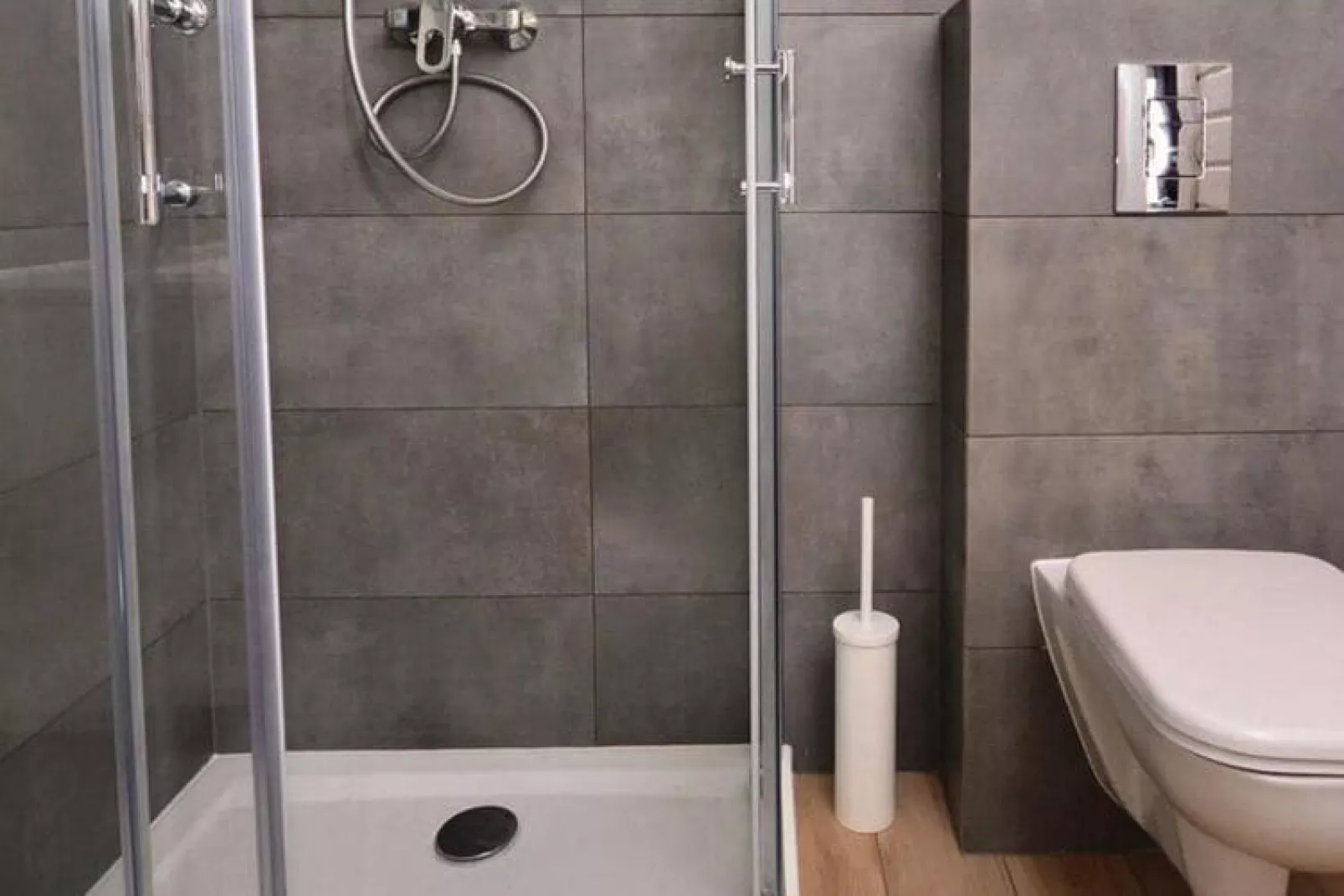 Holiday complex, Mielno-TYP B (max 6 Erw. + 2 Kind.) = TYP A (Kontipool)-Badkamer