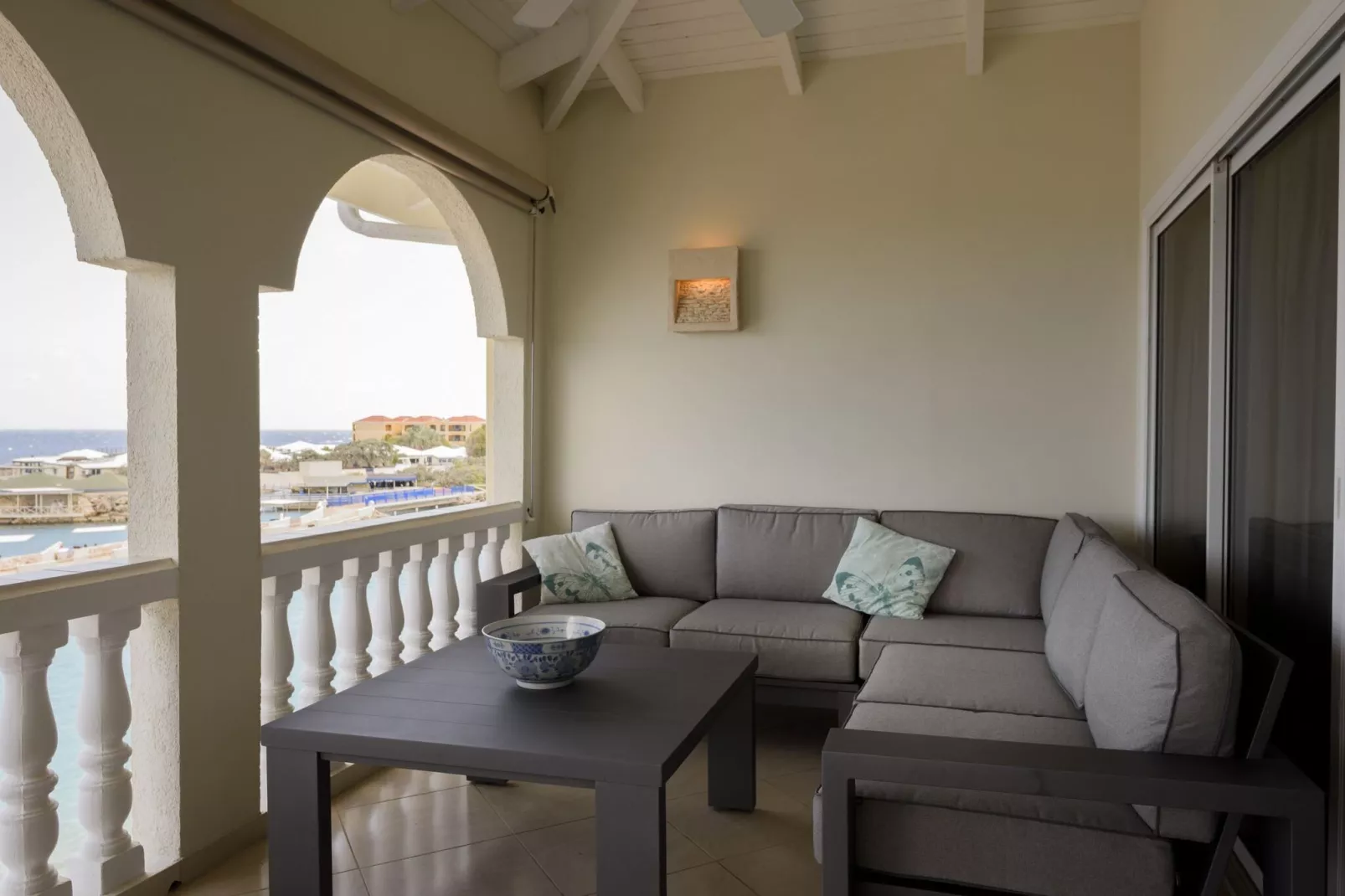 Dolphin View Mambo Beach-Terrasbalkon