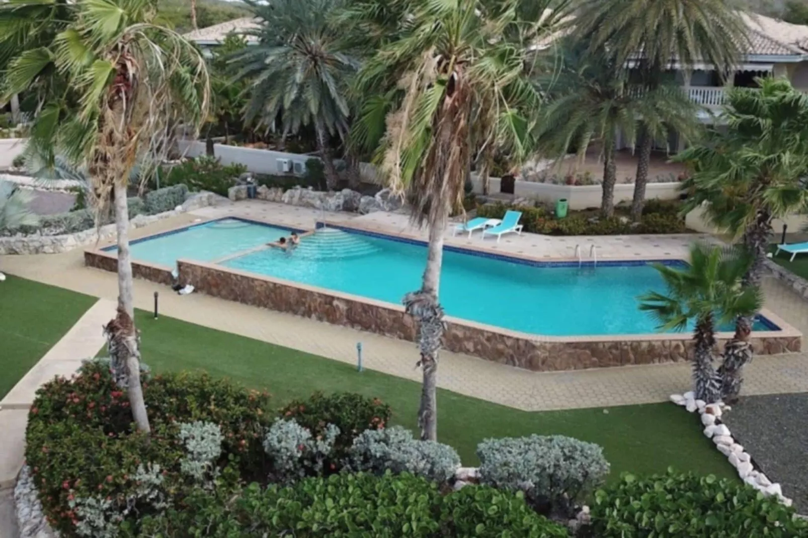 Dolphin View Mambo Beach-Zwembad
