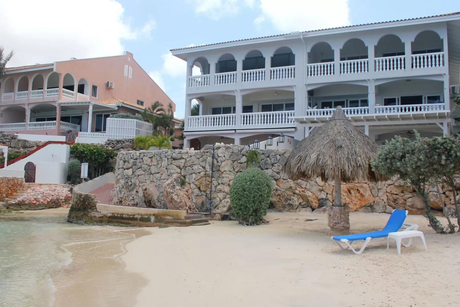 Dolphin View Mambo Beach-Buitenkant zomer