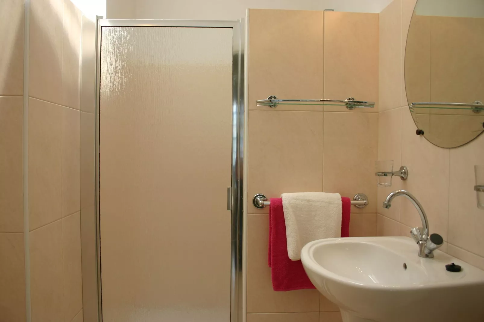 Dolphin View Mambo Beach-Badkamer