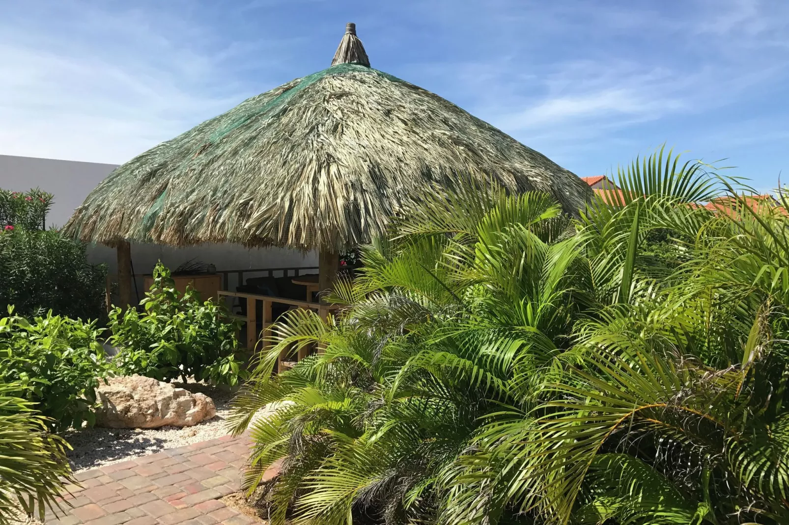 Villa Sonrisa Vista Royal-Tuinen zomer