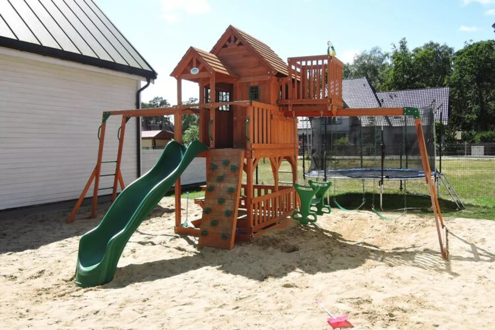 Terraced Houses for 6 persons in Dziwnow-Parkfaciliteiten