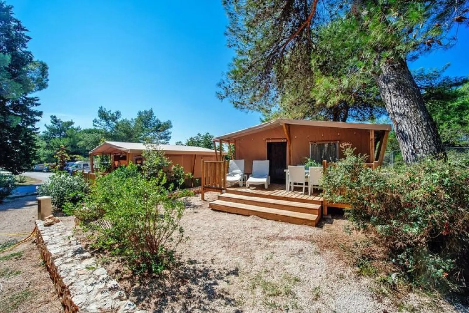 Zaton Holiday Resort - Glamping Tent 4 & 1 ca 41 qm für 5 Pers-Buitenkant zomer