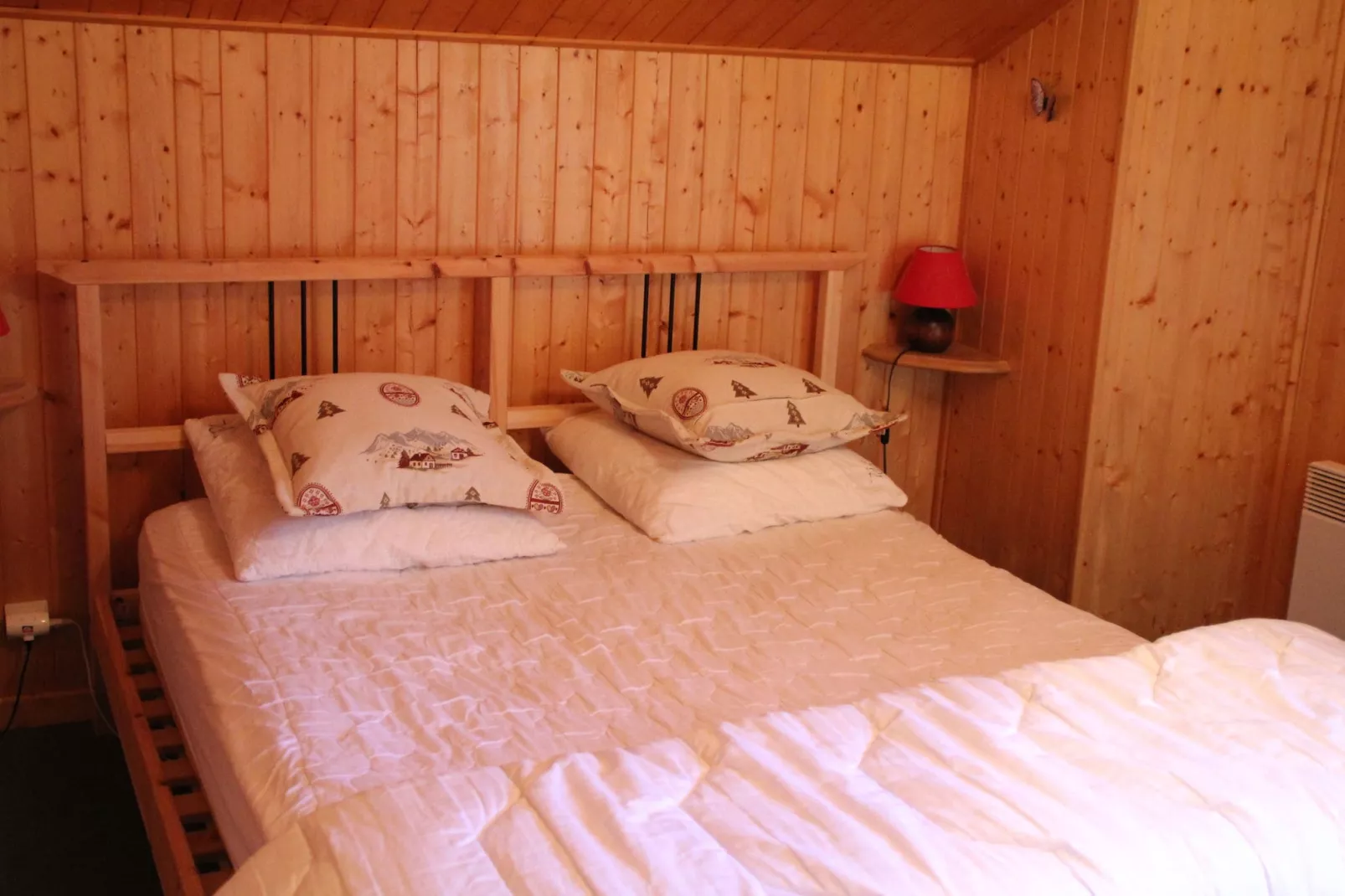 Moderne vakantiehuis in Châtel met balkon-Slaapkamer