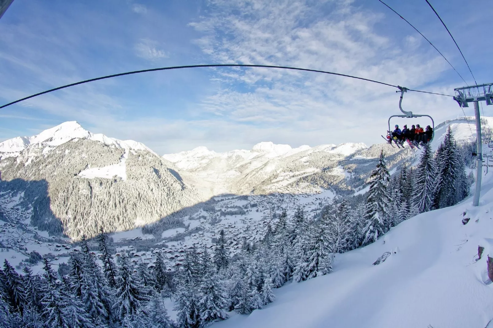 Moderne vakantiehuis in Châtel met balkon-Gebied winter 5km