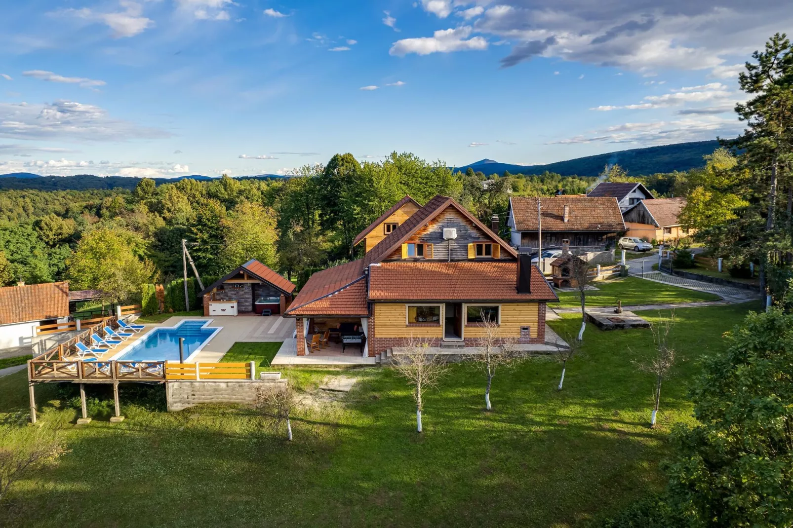 Villa Rebeka-Buitenkant zomer