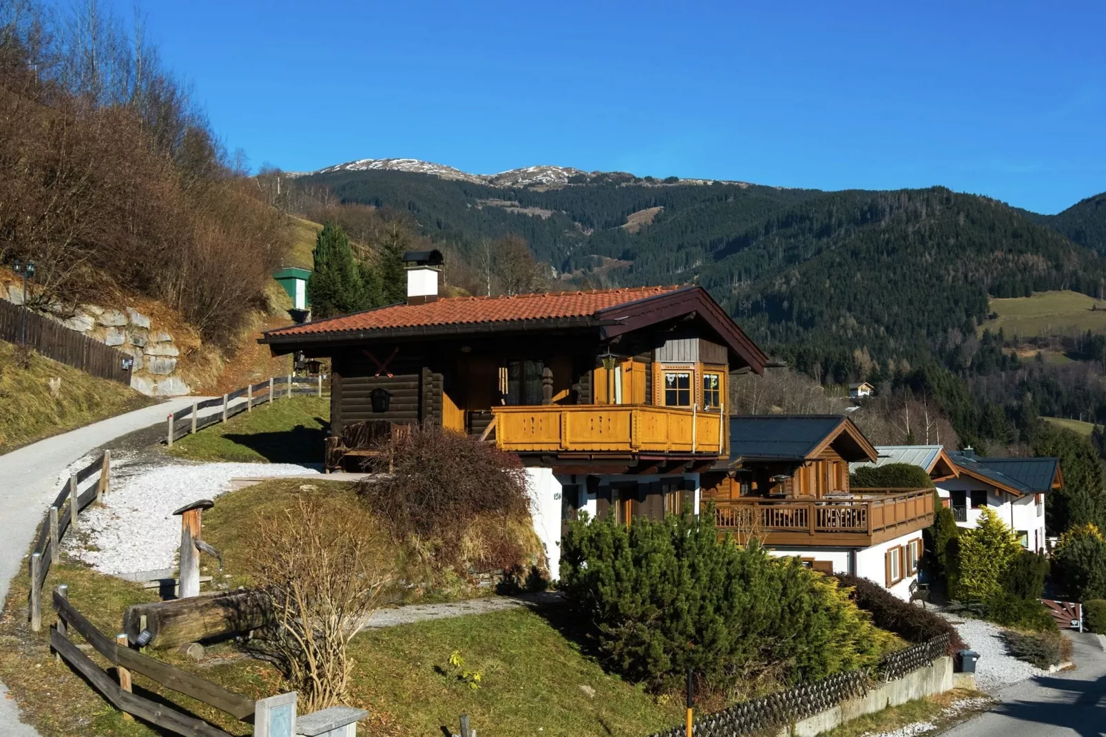 Chalet an der Piste-Buitenkant zomer