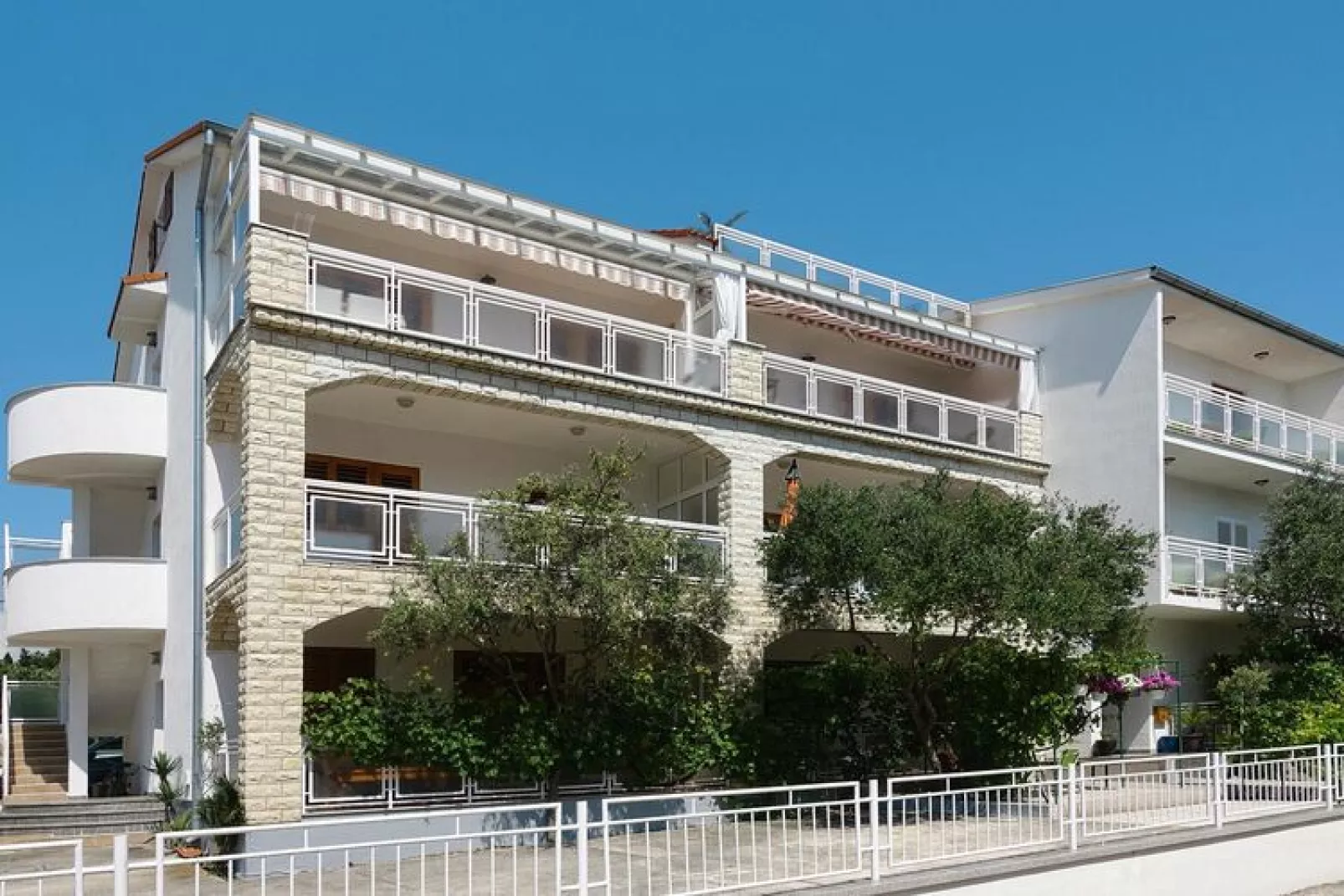 Apartments Adelheid, Biograd-Typ A5A im EG, ca. 60 qm, für 5 Pers.-Buitenkant zomer