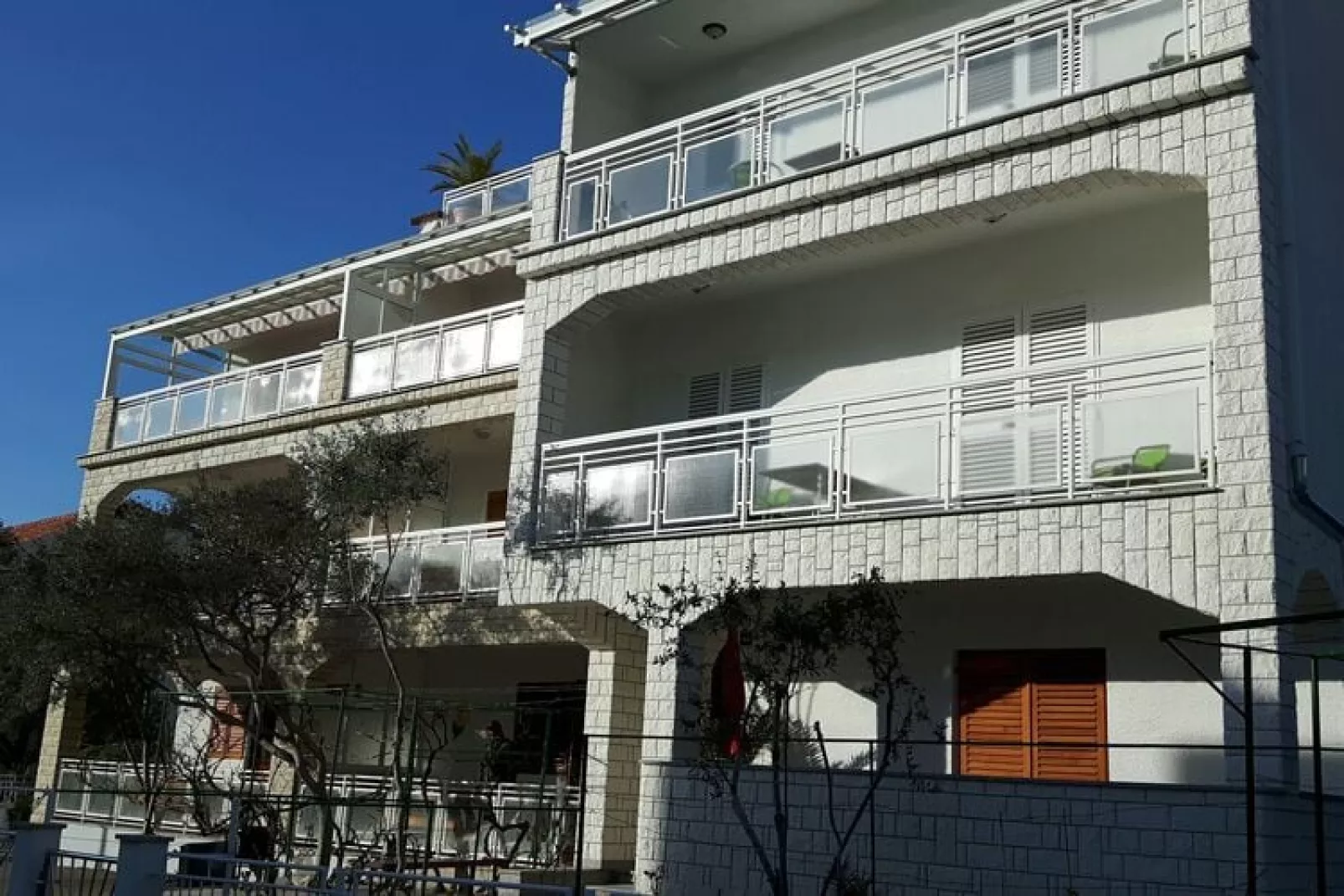 Apartments Adelheid, Biograd-Typ A5A im EG, ca. 60 qm, für 5 Pers.-Buitenkant zomer