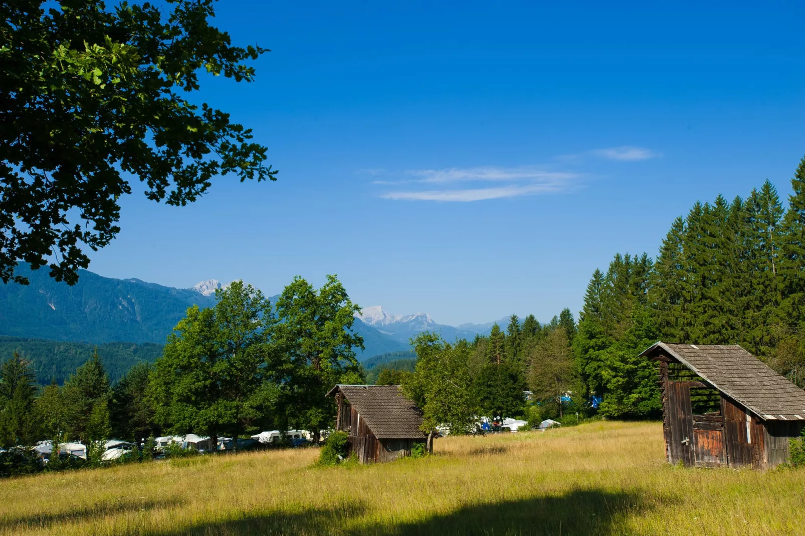 Verzorgd ingerichte mobilhome, op een vakantiepark vlakbij de Pressegger See-Gebieden zomer 1km