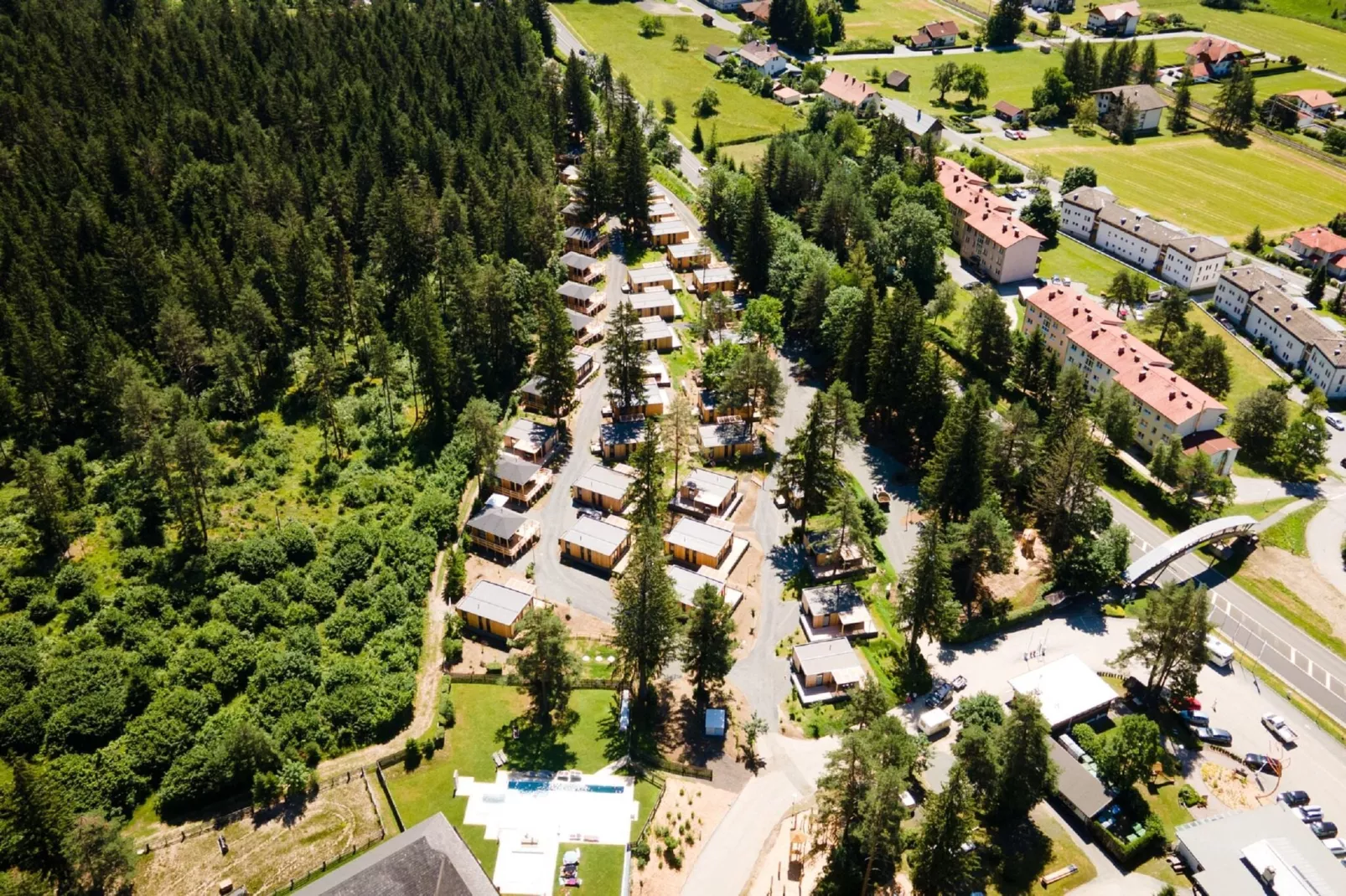 Verzorgd ingerichte mobilhome, op een vakantiepark vlakbij de Pressegger See-Gebieden zomer 1km