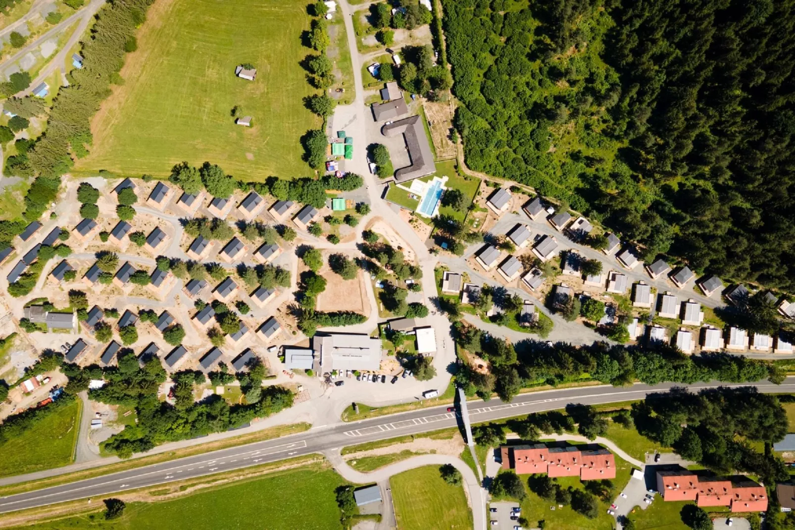 Verzorgd ingerichte mobilhome, op een vakantiepark vlakbij de Pressegger See-Gebieden zomer 1km