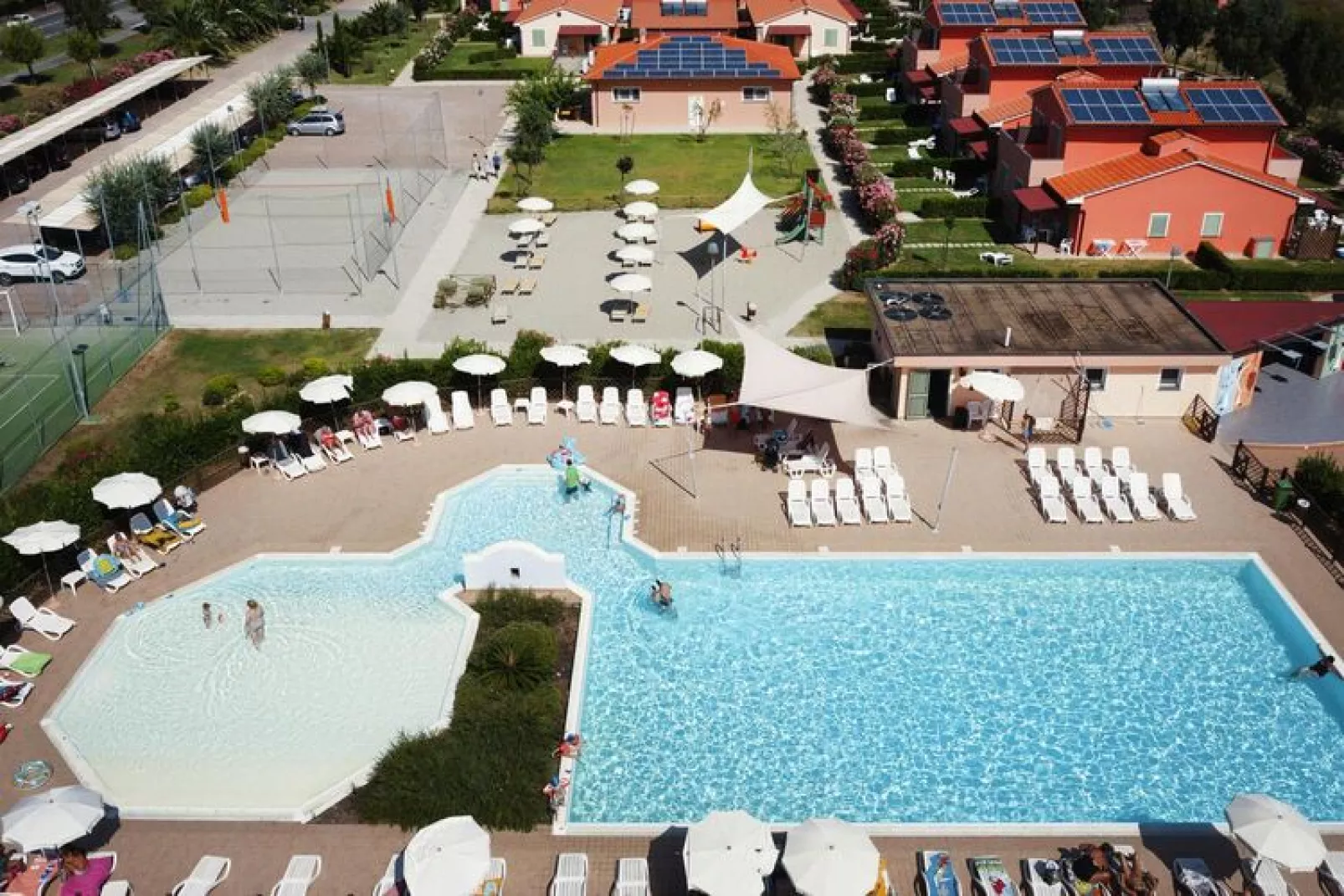 Holiday residence Rosa dei Venti, Vada-Bilocale 4 piano terra Mezzogiorno (+extras)-Zwembad