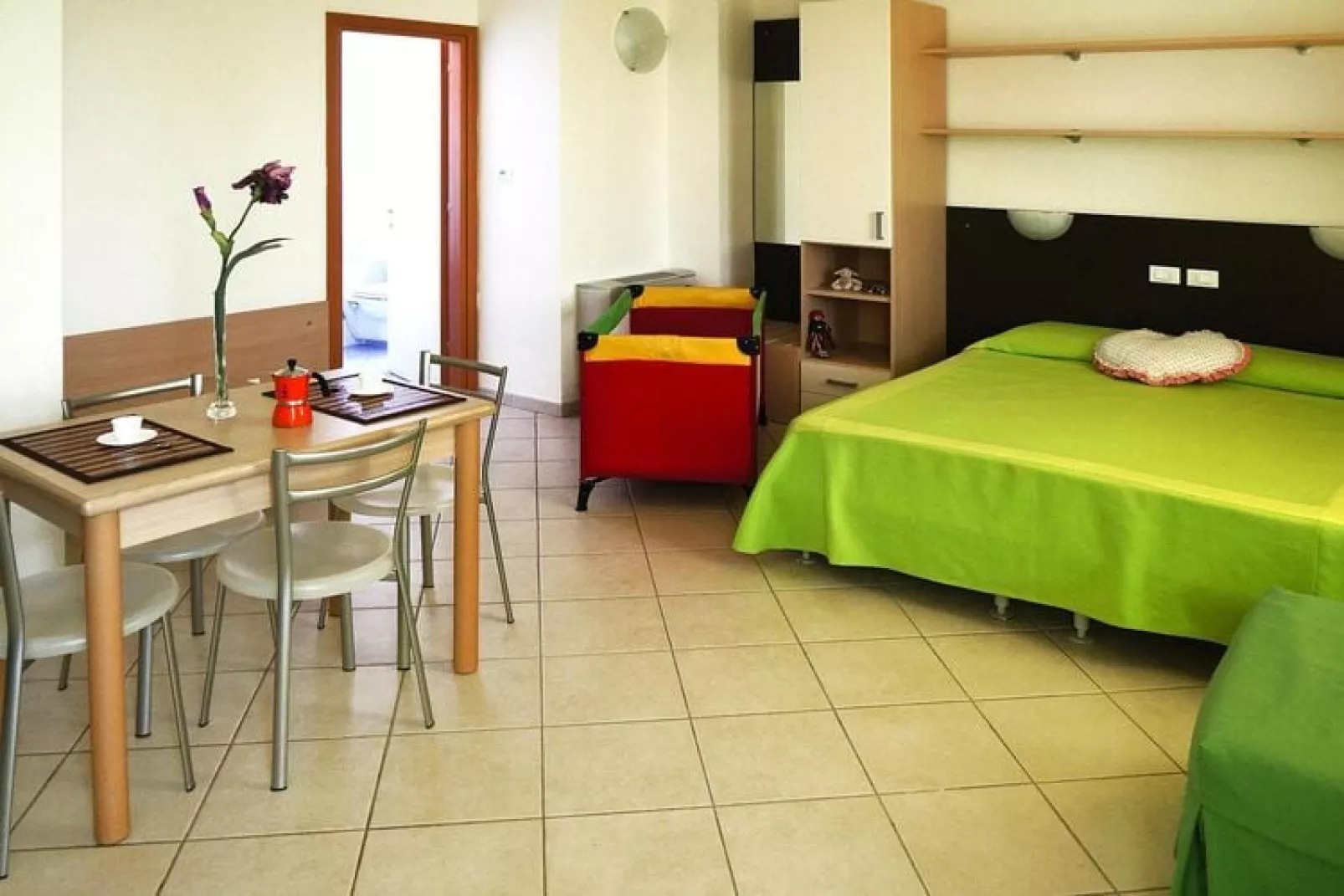 Holiday residence Rosa dei Venti, Vada-Bilocale 4 piano terra Mezzogiorno (+extras)-Slaapkamer