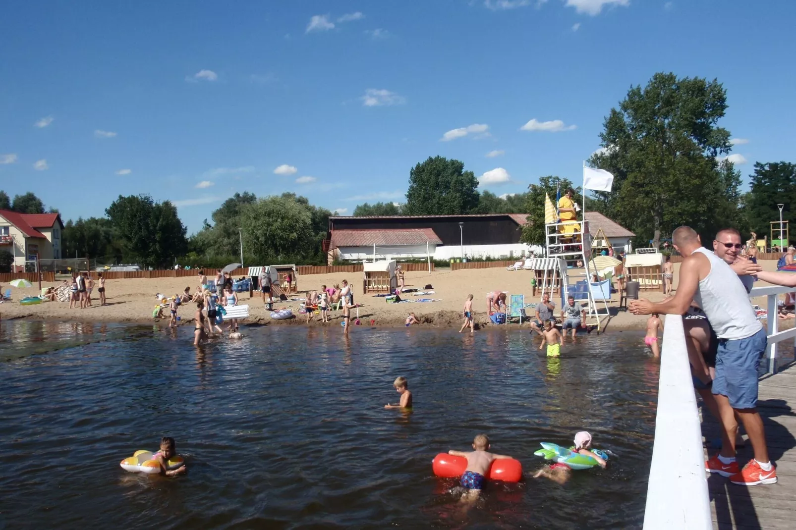 Red doored house Stepnica-Gebieden zomer 1km