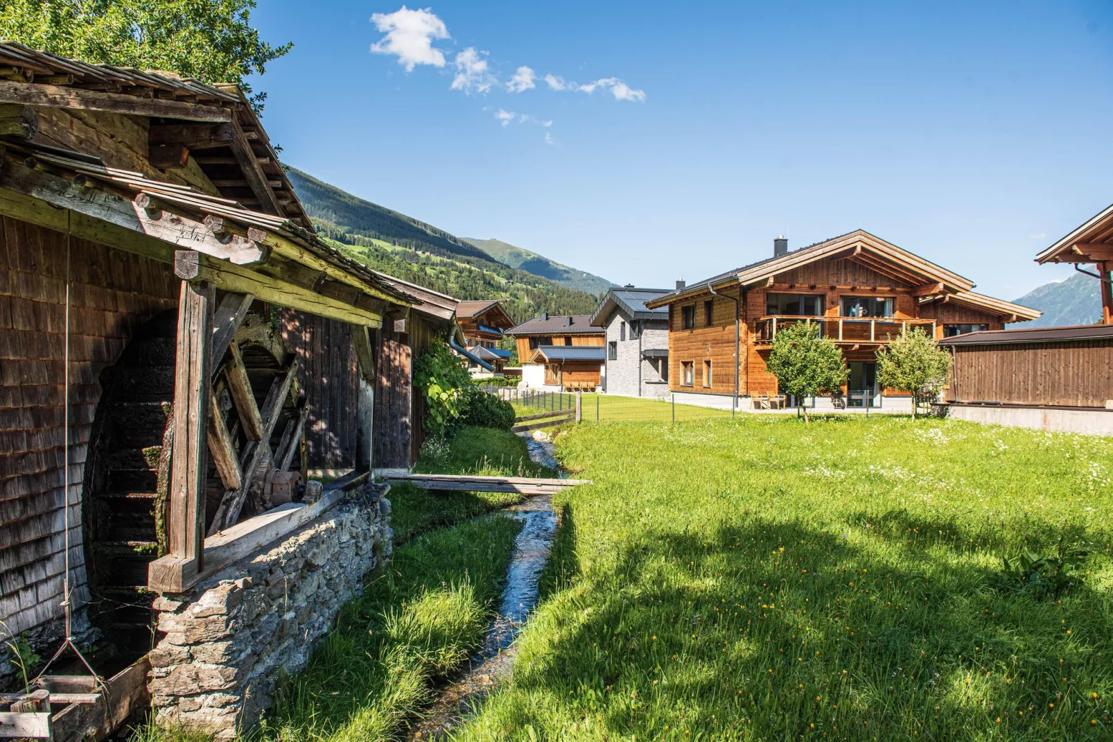 Feriendorf Das Dorf - Mühle-Buitenkant zomer