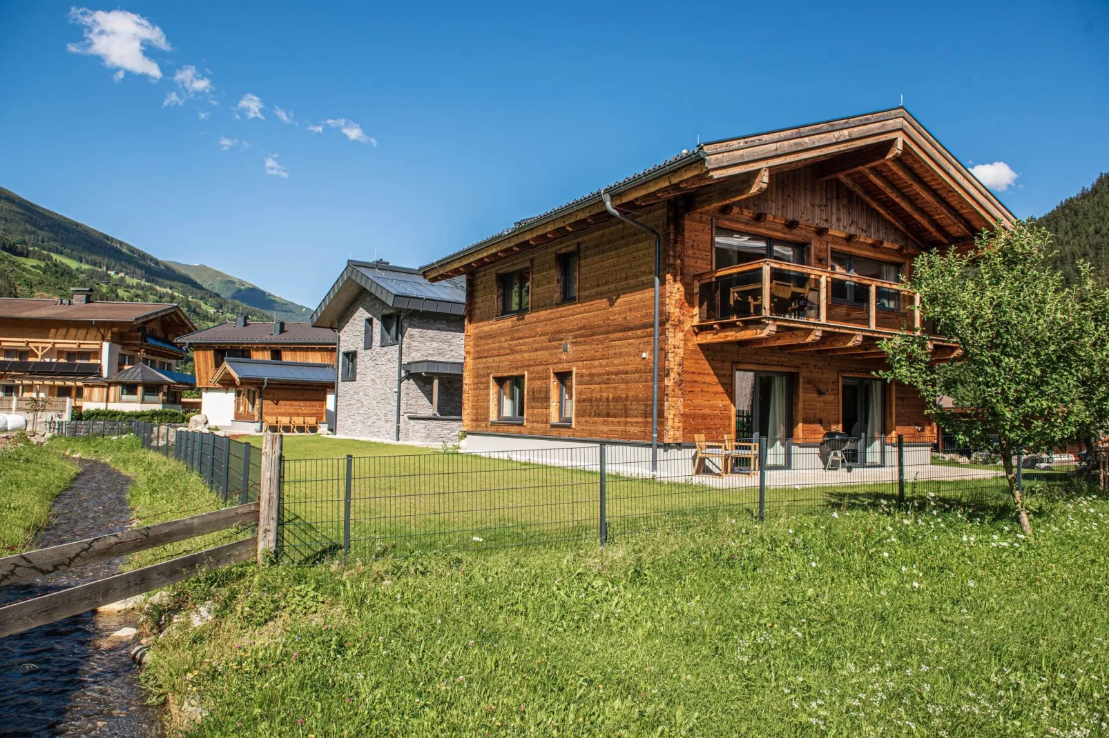 Feriendorf Das Dorf - Mühle-Buitenkant zomer