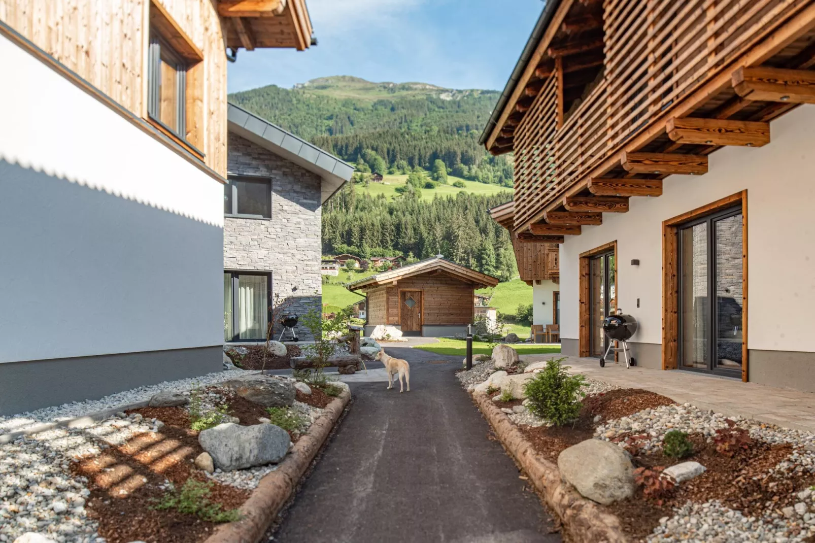 Feriendorf Das Dorf - Bauernhaus-Buitenkant zomer