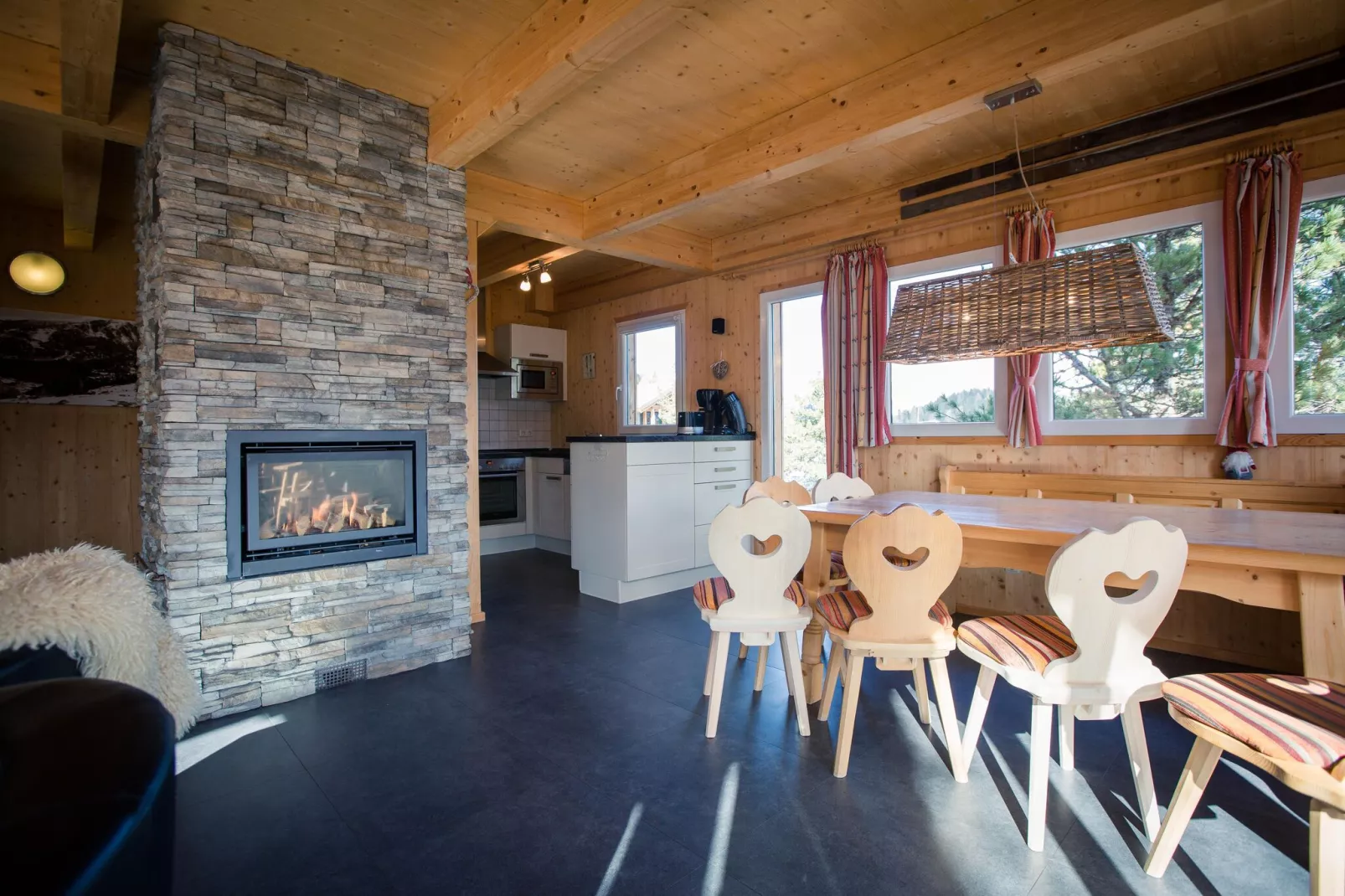 Alpenpark Turrach 14-Eetkamer