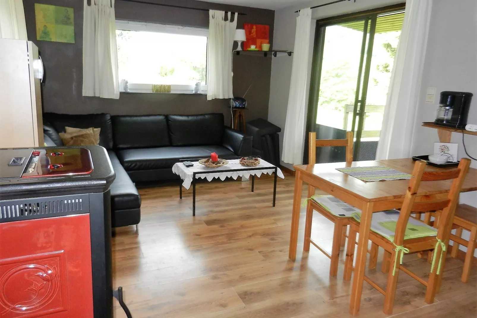 De charme van een houten chalet met een prachtig uitzicht, niet ver van Spa-Woonkamer