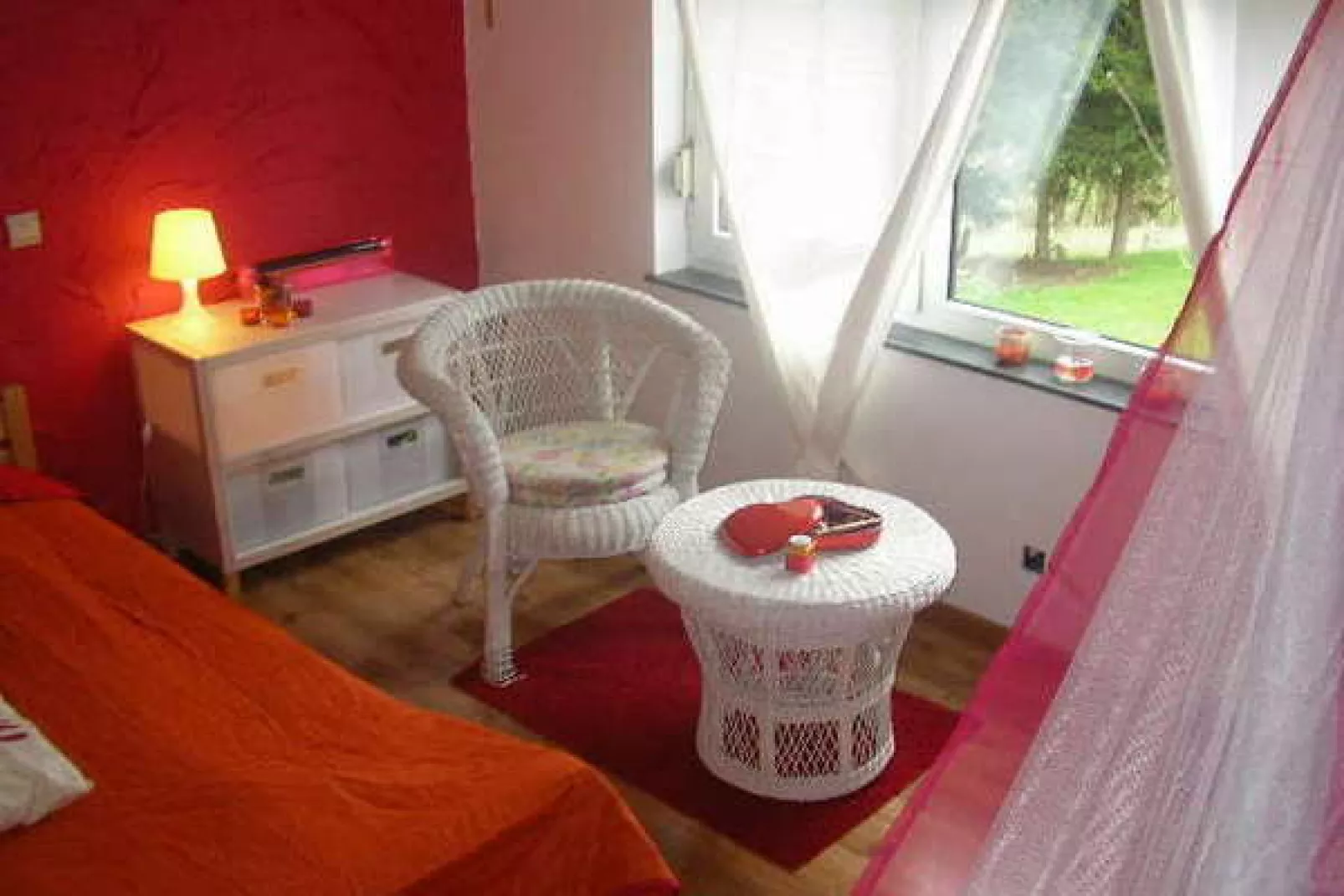 De charme van een houten chalet met een prachtig uitzicht, niet ver van Spa-Slaapkamer