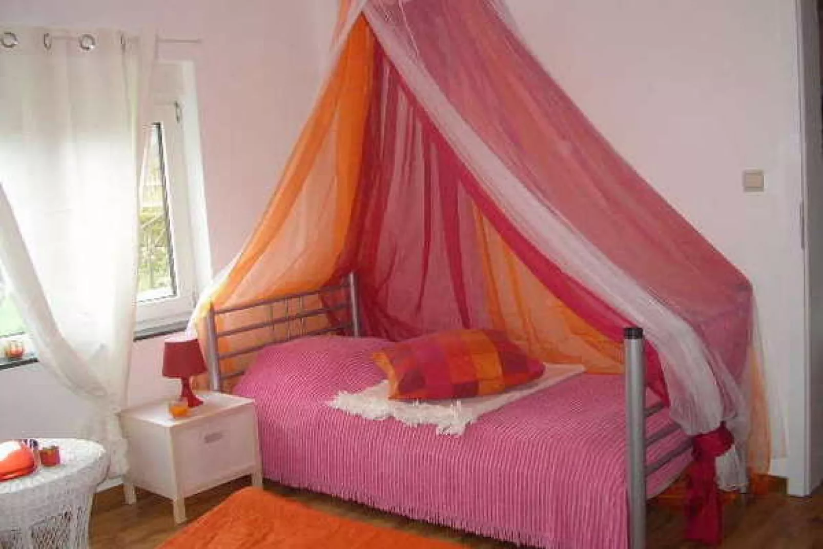 De charme van een houten chalet met een prachtig uitzicht, niet ver van Spa-Slaapkamer