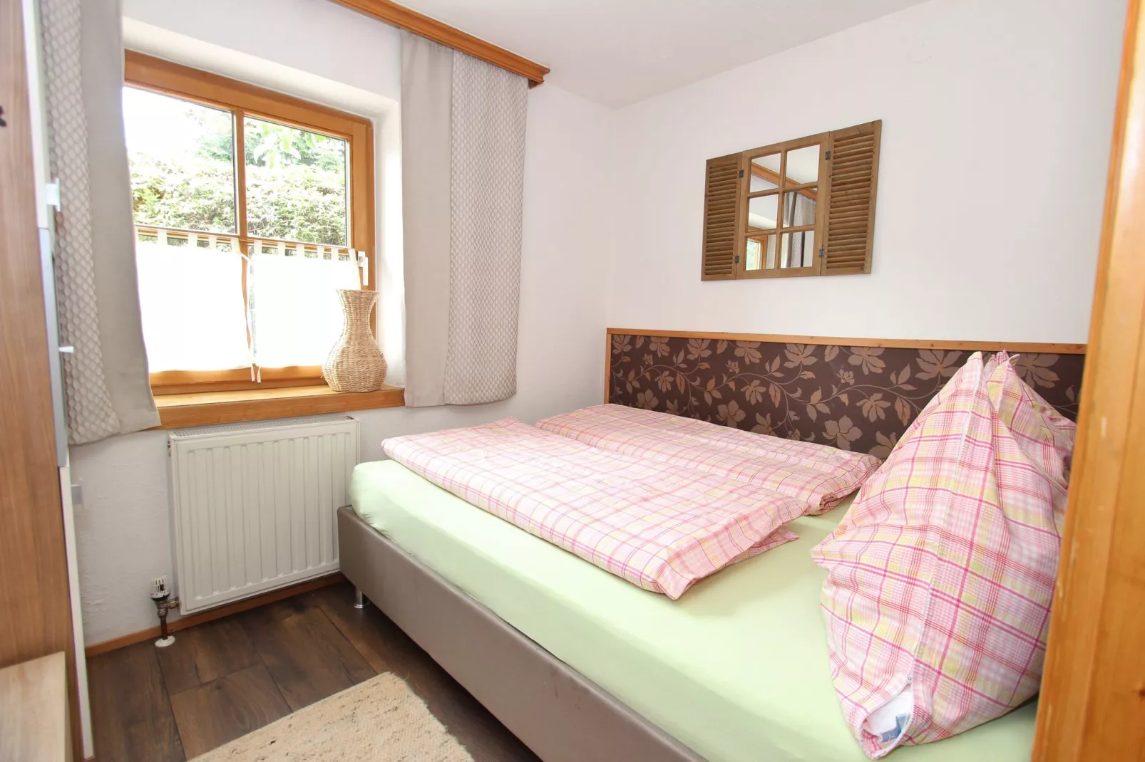 Compact appartement in Walchen met zonnig terras-Slaapkamer