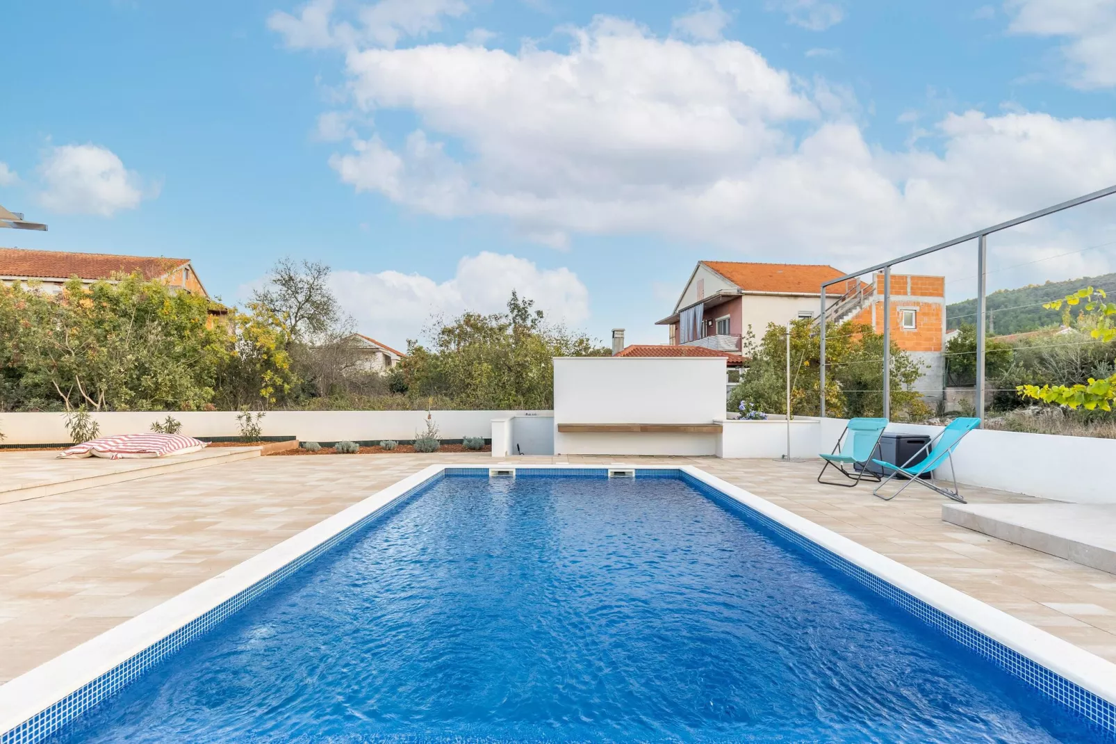 Vakantiehuis in Bilice met zwembad - Zwembad