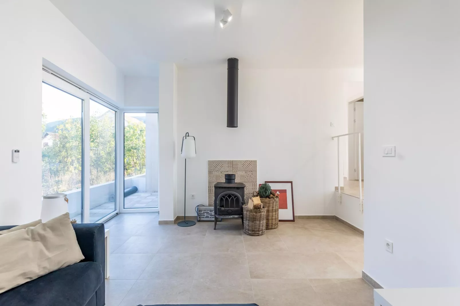Vakantiehuis in Bilice met zwembad - Woonkamer