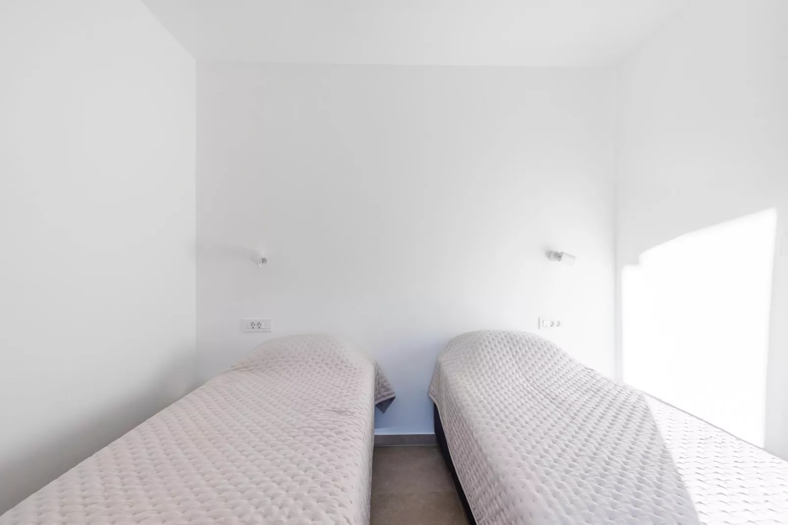 Vakantiehuis in Bilice met zwembad - Slaapkamer