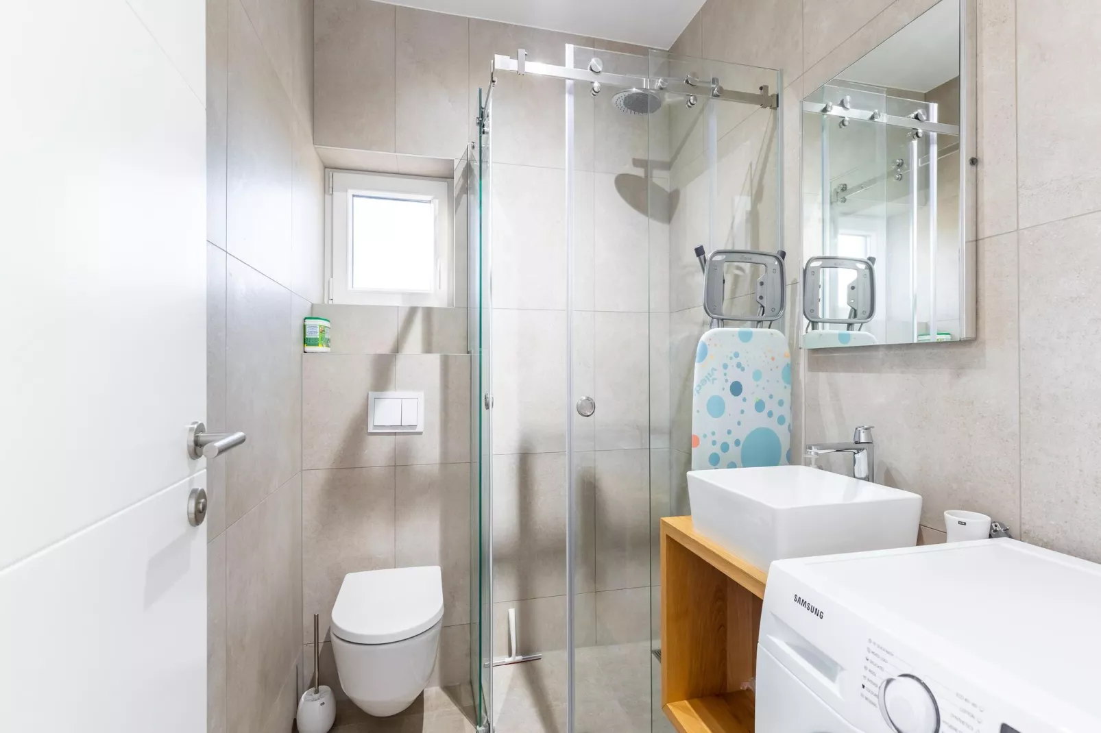 Vakantiehuis in Bilice met zwembad - Badkamer