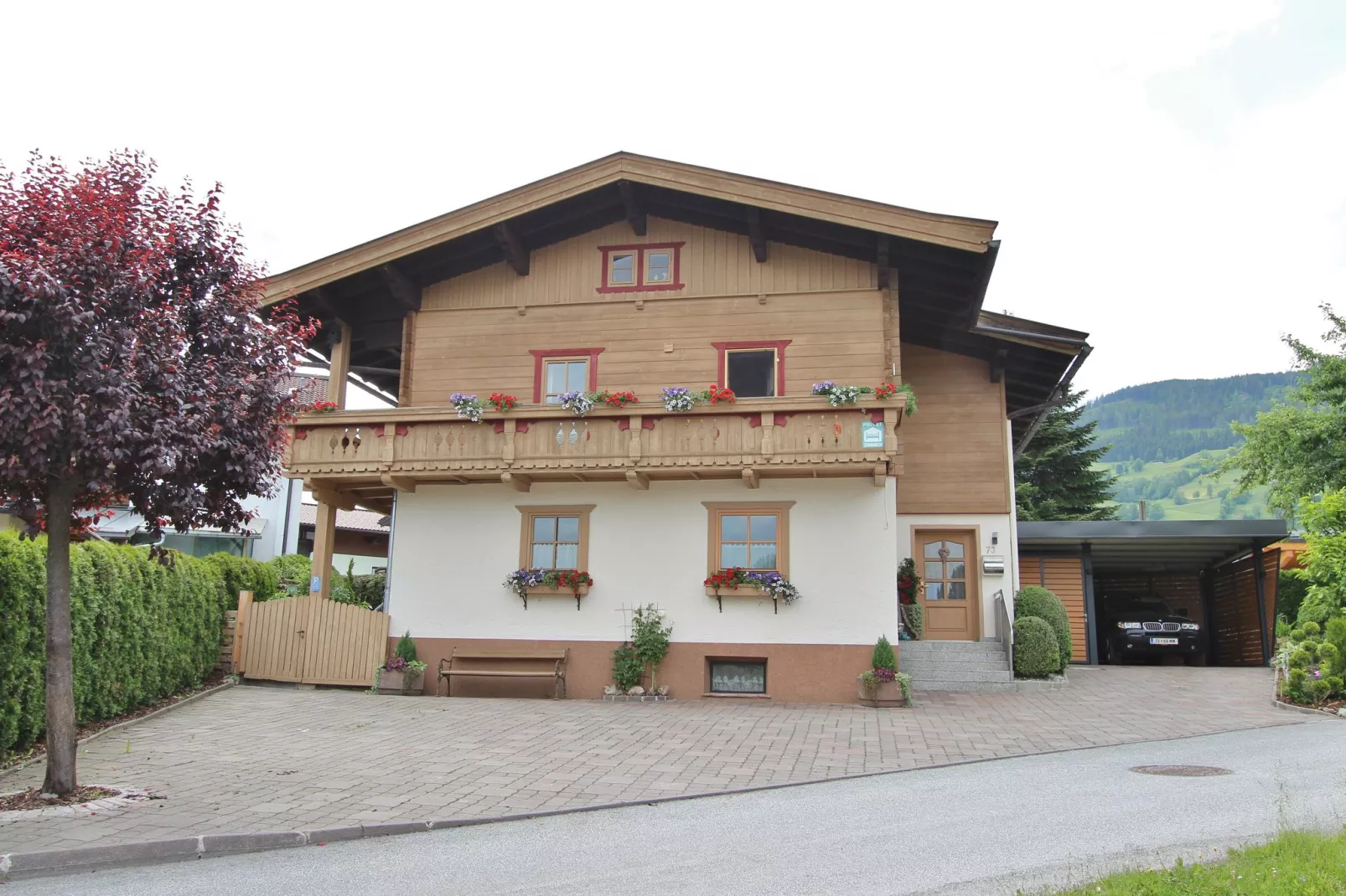 Compact appartement in Walchen met zonnig terras-Buitenkant zomer