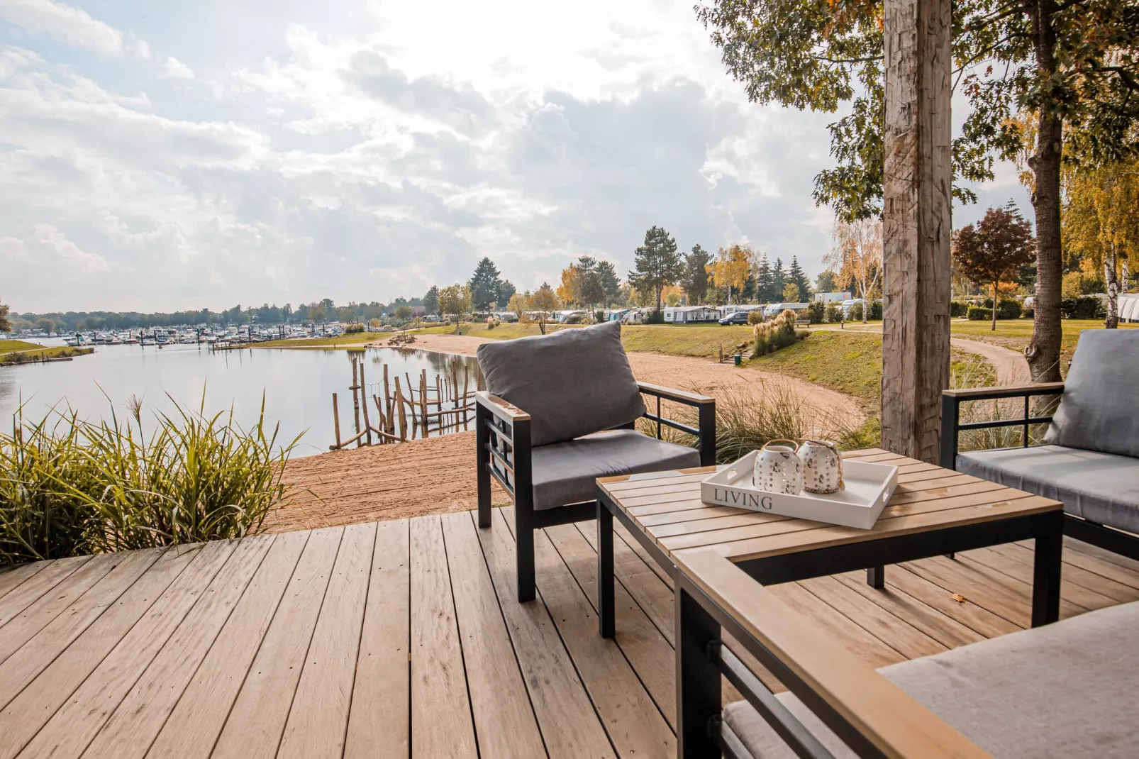 Vakantiepark Leukermeer 9-Uitzicht zomer