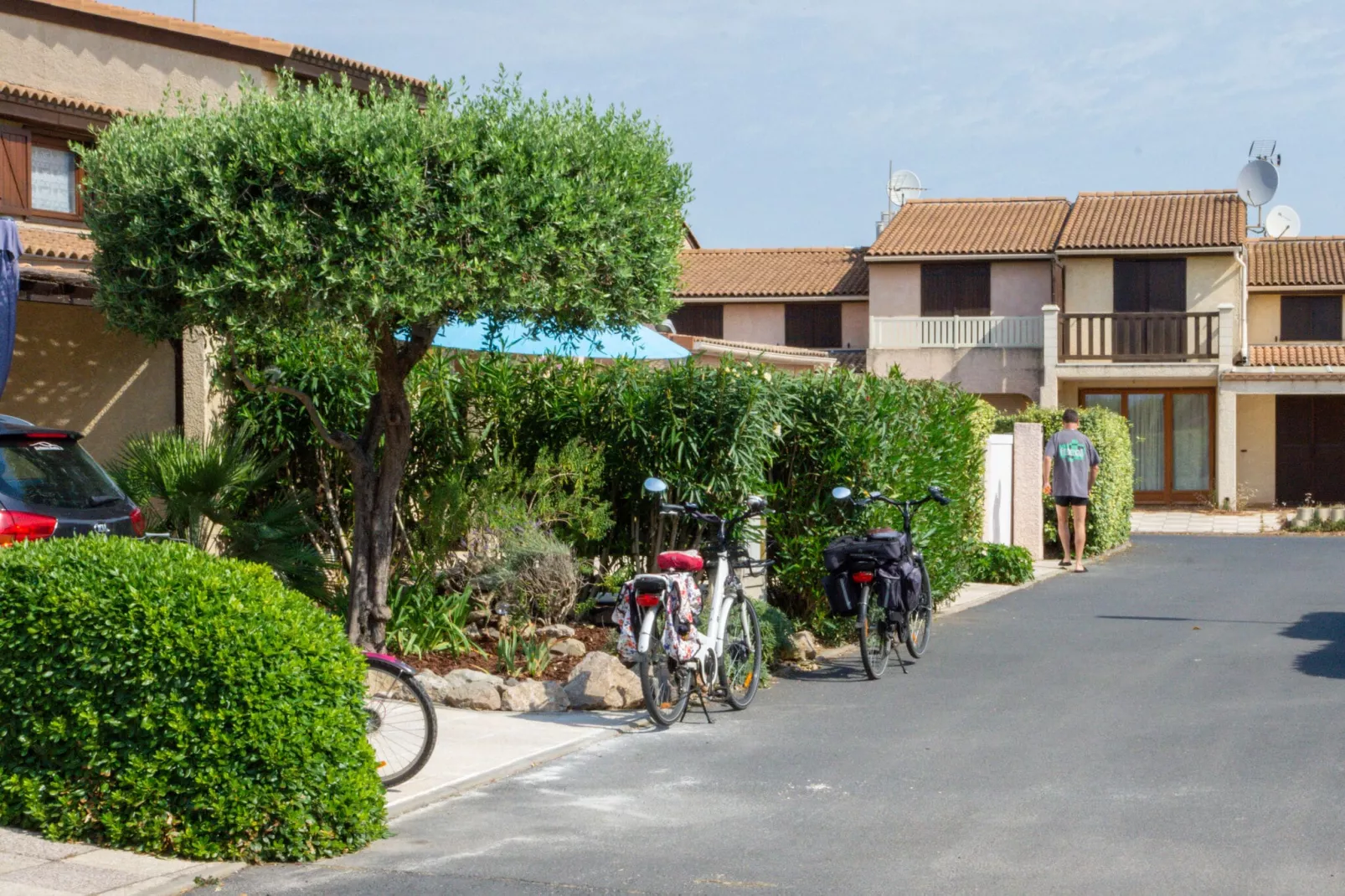 Domaine Les Tamaris et Les Portes du Soleil Portiragnes // Maison standard 2 chambres 6 pers-Buitenkant zomer