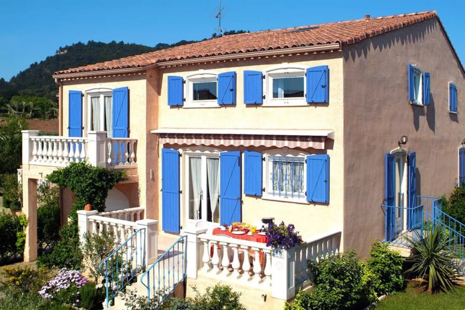 Residence Le Clos des Oliviers Vidauban-Maison 4 chambres 8 pers standard-Buitenkant zomer