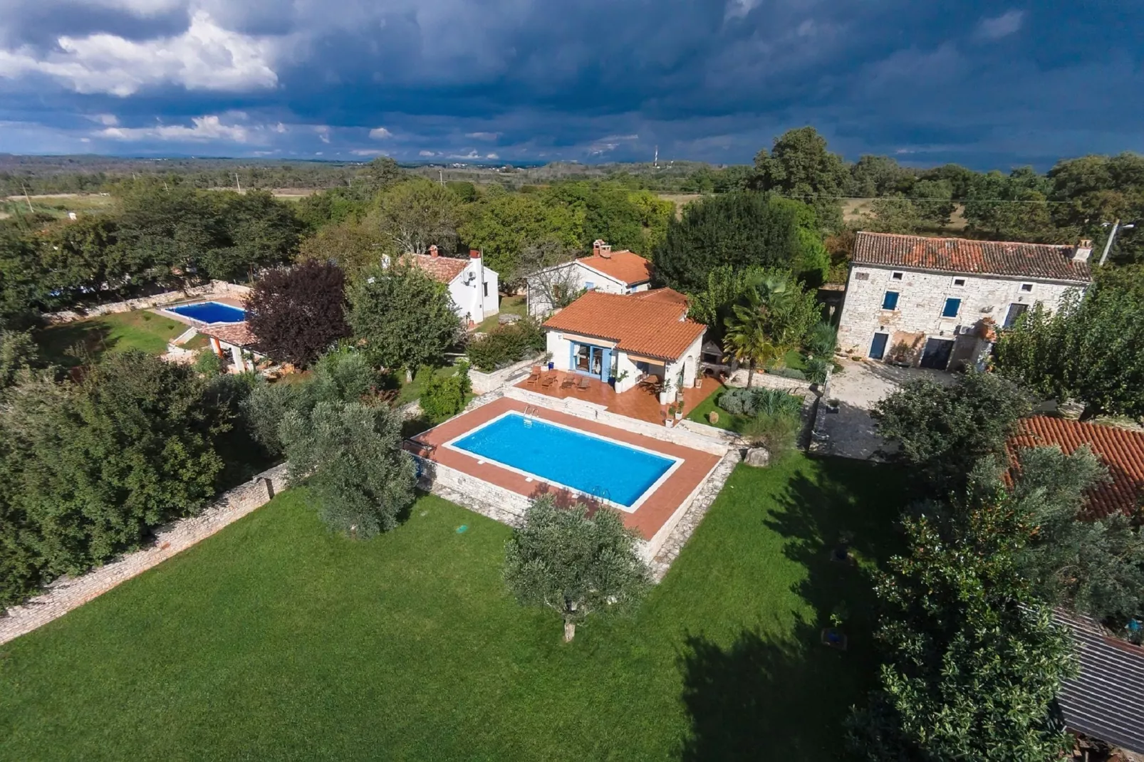 Villa Goran-Gebieden zomer 1km