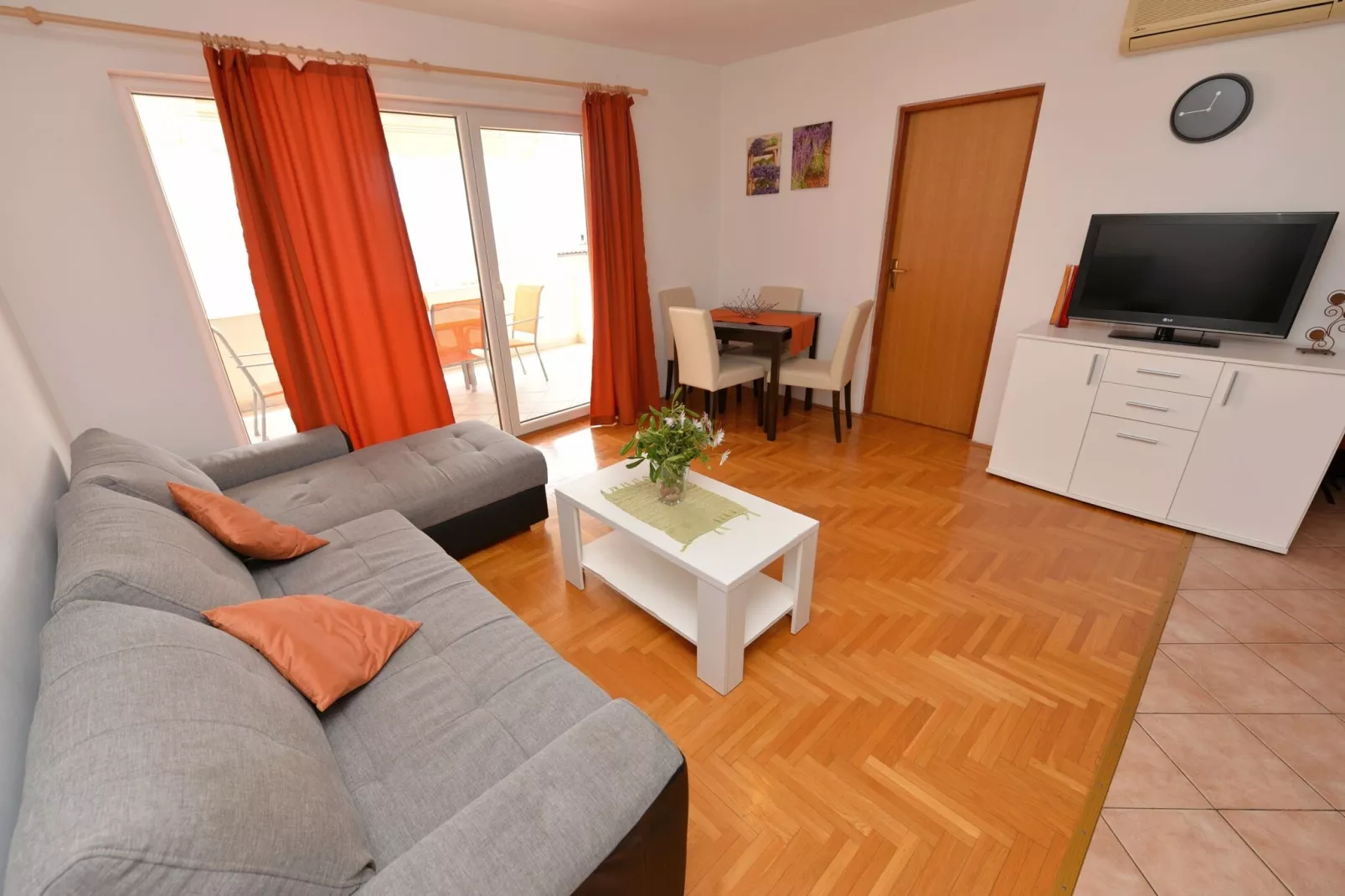 Apartment Nikola SILA Novalja-A6 ca 55 qm max 6 Pers-Woonkamer