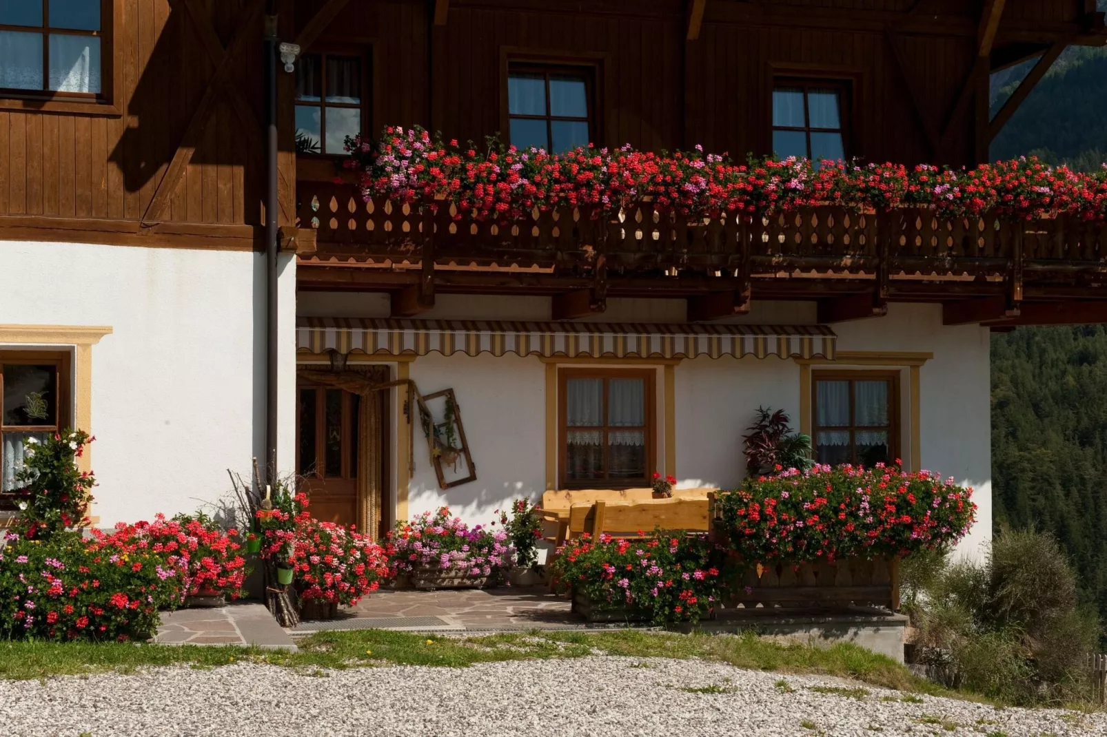 Niedermunthof Villnöß - Wohnung Fermeda-Buitenkant zomer