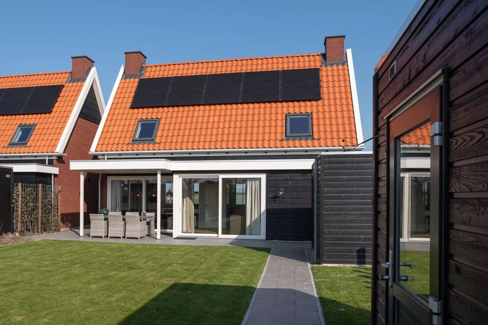Charming Beveland met jacuzzi en buitensauna-Tuinen zomer