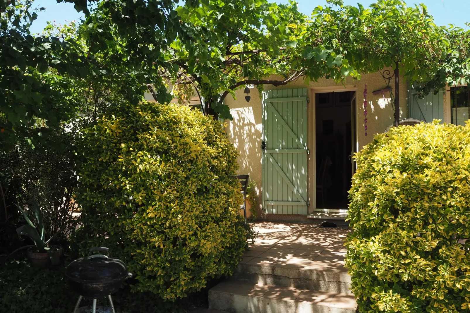 Ferienhaus in Vernègues-Buitenkant zomer