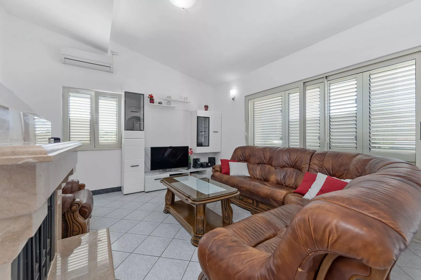 Villa Almas holiday house-Woonkamer