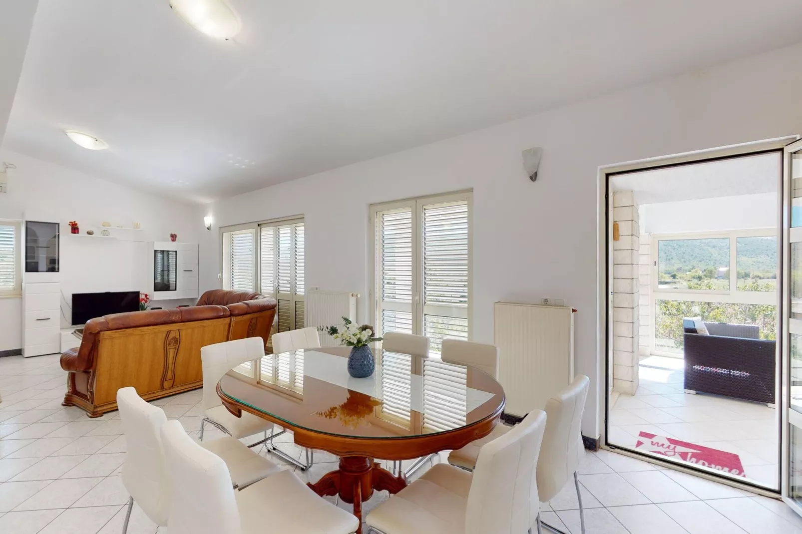 Villa Almas holiday house-Woonkamer